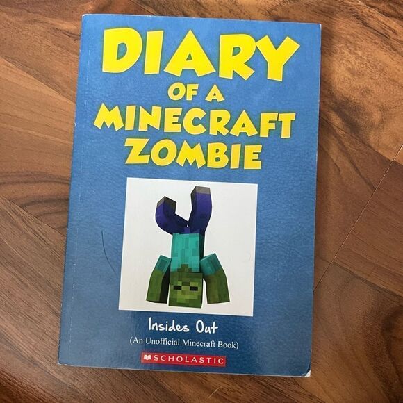 Diary Of A Minecraft Zombie: Insides Out - Picture 1 of 3